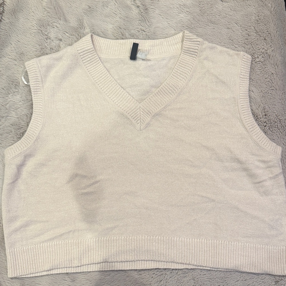 Divided Cream Knit Sleeveless Vest